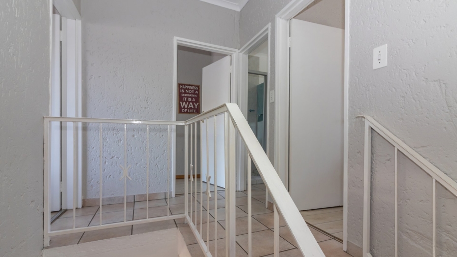 3 Bedroom Property for Sale in Kroonheuwel Free State